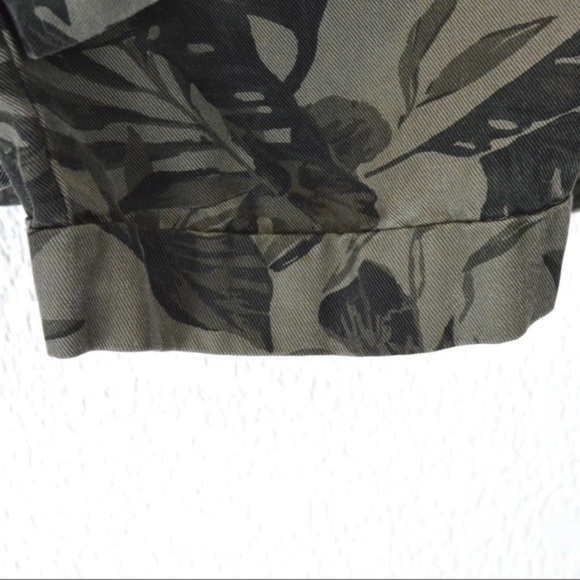Old Navy Soft Tencel Olive Leaf Print Loose Fit Pull On Joggers, Medium - Picture 4 of 11